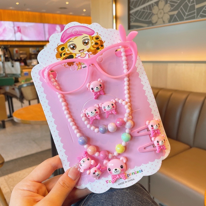 Vaikų animacinių filmų papuošalų rinkinys: vėrinys, apyrankė, žiedas ir plaukų segtukas; gyvūnų/zodiako formos; plastikinis pakabukas; kamuoliukų grandinė; apimtis 21–50 cm