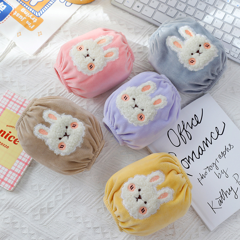 Vaikų rankovių apsauga, karikatūrinis modelis, siuvinėti, krištolo veliūras, antišvarumas, rudens–žiemos (Medžiaga: krištolo velvetas; Modelis: karikatūra; Apdorojimo būdas: siuvinėjimas; Funkcija: antišvarumas; Sezona: ruduo–žiema)