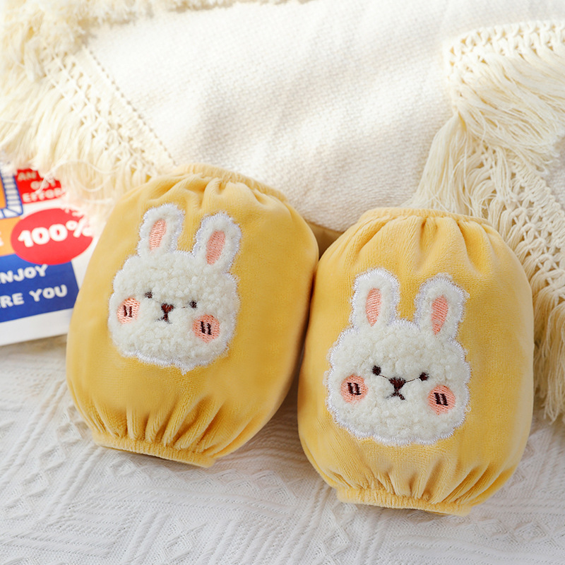 Vaikų rankovių apsauga, karikatūrinis modelis, siuvinėti, krištolo veliūras, antišvarumas, rudens–žiemos (Medžiaga: krištolo velvetas; Modelis: karikatūra; Apdorojimo būdas: siuvinėjimas; Funkcija: antišvarumas; Sezona: ruduo–žiema)