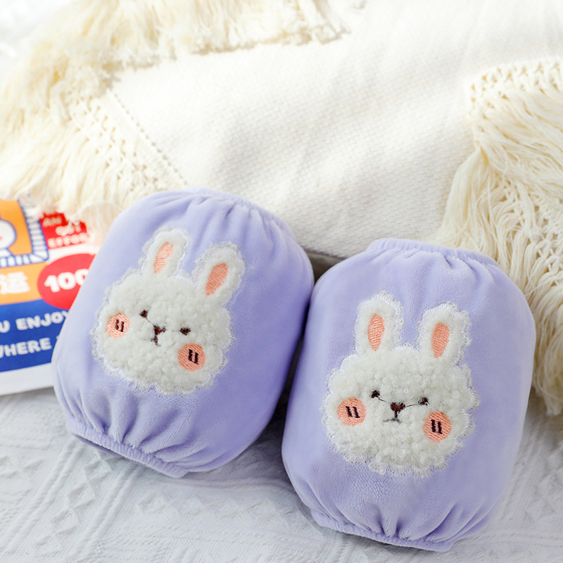 Vaikų rankovių apsauga, karikatūrinis modelis, siuvinėti, krištolo veliūras, antišvarumas, rudens–žiemos (Medžiaga: krištolo velvetas; Modelis: karikatūra; Apdorojimo būdas: siuvinėjimas; Funkcija: antišvarumas; Sezona: ruduo–žiema)