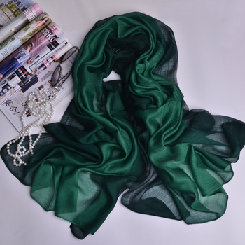 Šal od svile (warp knitting, gradient pattern, silk-viscose blend, Summer)