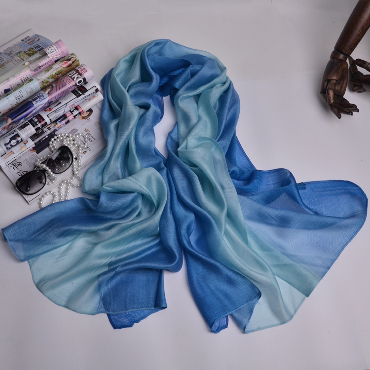 Šal od svile (warp knitting, gradient pattern, silk-viscose blend, Summer)