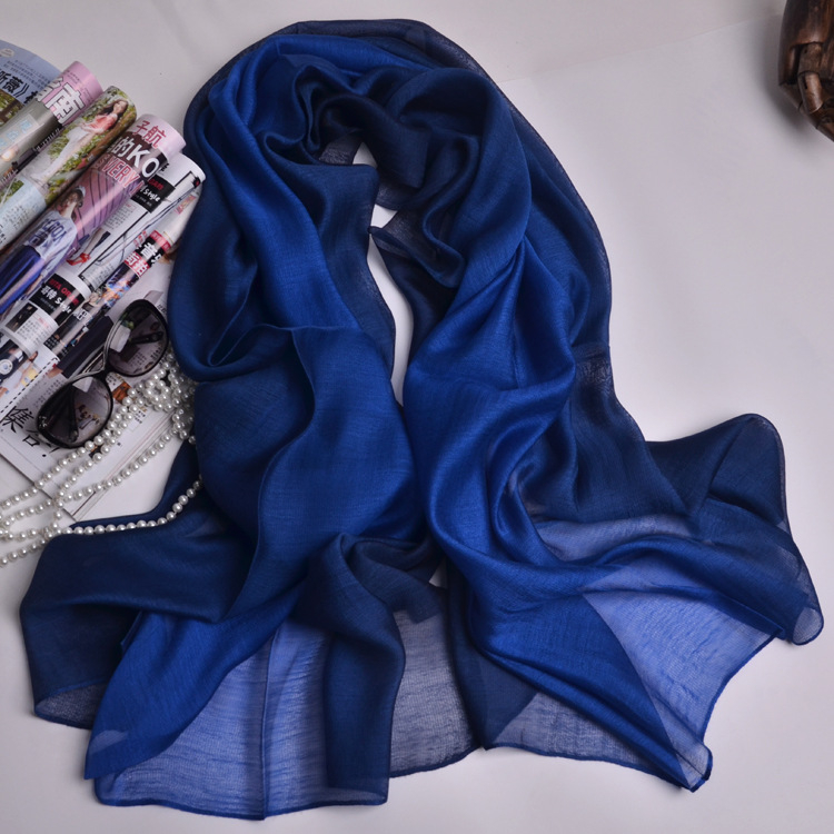 Šal od svile (warp knitting, gradient pattern, silk-viscose blend, Summer)