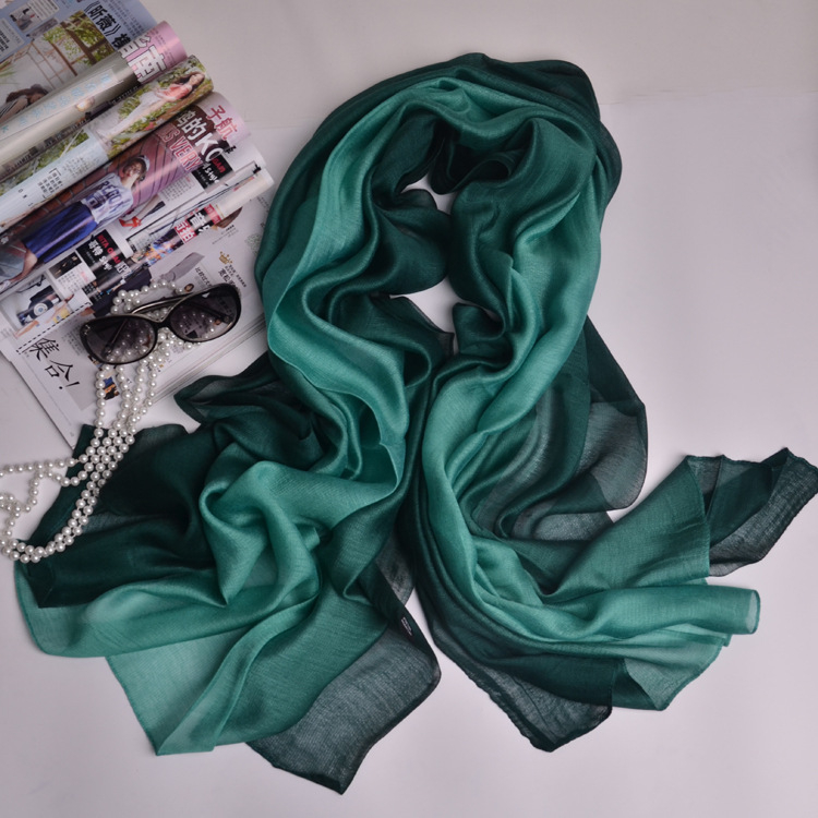 Šal od svile (warp knitting, gradient pattern, silk-viscose blend, Summer)