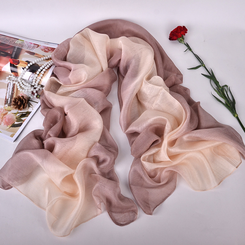 Šal od svile (warp knitting, gradient pattern, silk-viscose blend, Summer)