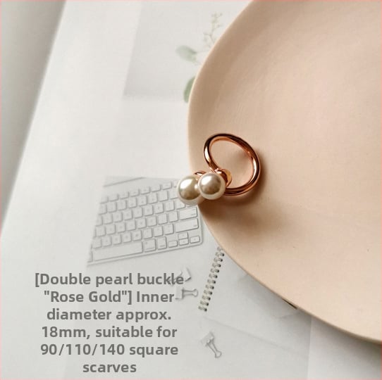 Varinė šalikų sagtis su trimis žiedais, perlų užsegimu ir kvadratine užsegimu – dvigubos paskirties aksesuaras