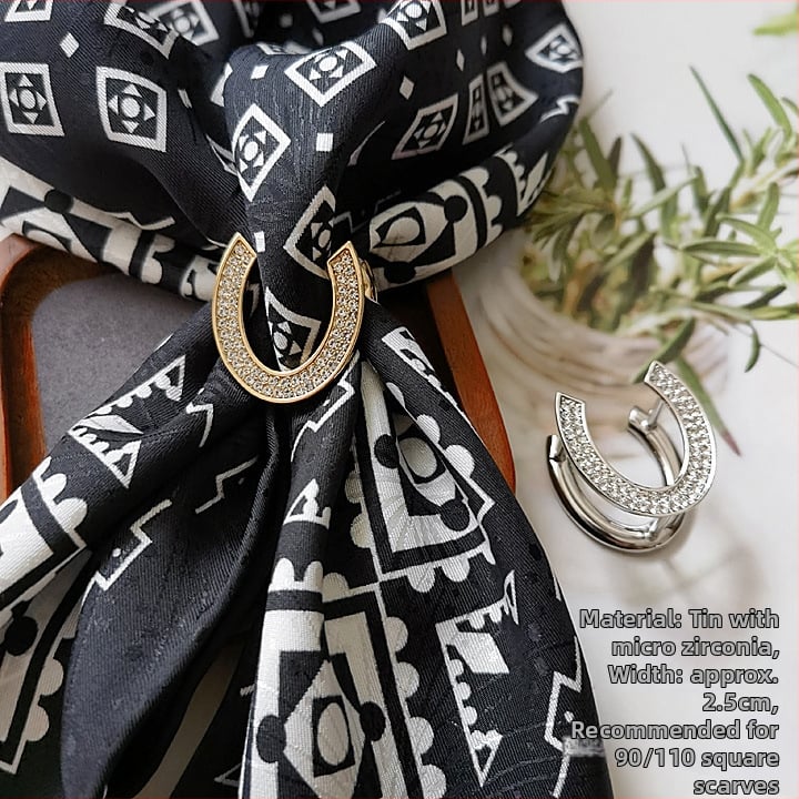 Varinė šalikų sagtis su trimis žiedais, perlų užsegimu ir kvadratine užsegimu – dvigubos paskirties aksesuaras