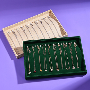 Flanelből készült ékszertartó, négyszögletes formájú, egylépcsős bemutató tálcával, elegáns stílus