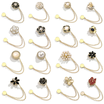 Priedų komplektas: grandinė su magnetine spyna, šilkinis šalikas su gėlių motyvu, paprastas moteriškas stilius, deimantų įtvirtinimas, elektroplatinavimas