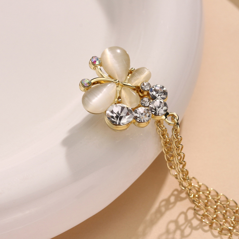 Priedų komplektas: grandinė su magnetine spyna, šilkinis šalikas su gėlių motyvu, paprastas moteriškas stilius, deimantų įtvirtinimas, elektroplatinavimas