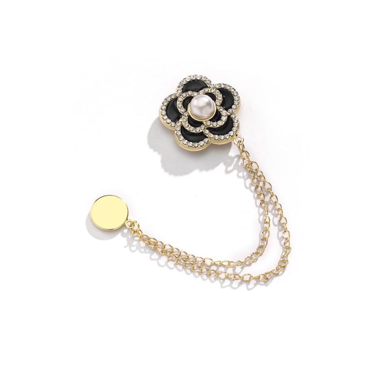 Priedų komplektas: grandinė su magnetine spyna, šilkinis šalikas su gėlių motyvu, paprastas moteriškas stilius, deimantų įtvirtinimas, elektroplatinavimas