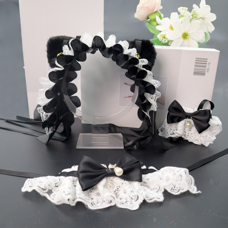 Mežģīņu galvas lente ar kaķu ausīm, loku un zvaniņu, rētainais raksts, viļņots siluets — karikatūras stils, sievietēm