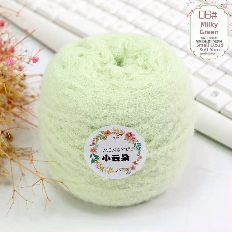 6-szálas Marshmallow mousse fonal horgoláshoz és kézi kötéshez — semi-worsted, felhő-szerű textúra tejwafla