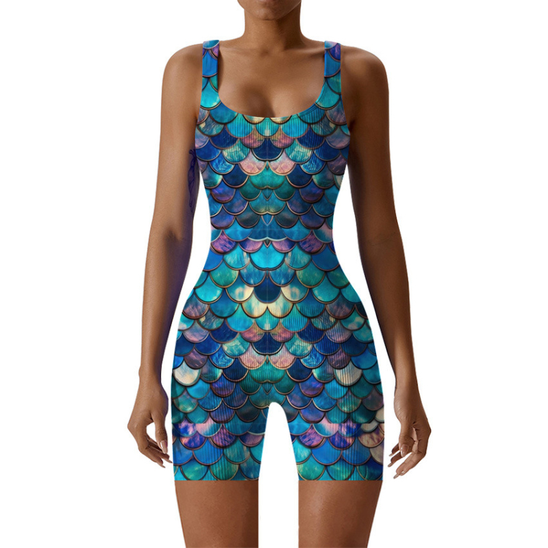 Kombinezonas su 3D skaitmeniniu spaudinimu žuvų žvynų raštu, be rankovių, elastinė juosmens dalis, trijų ketvirtinių ilgio kelnės, poliesterio audinys.