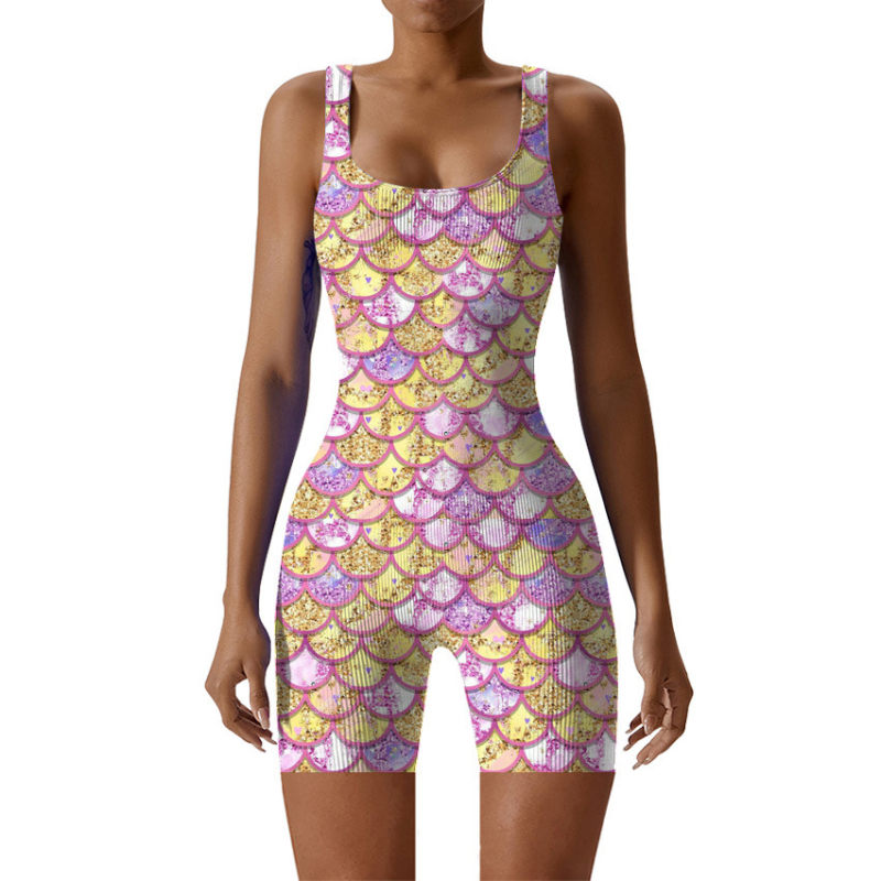 Kombinezonas su 3D skaitmeniniu spaudinimu žuvų žvynų raštu, be rankovių, elastinė juosmens dalis, trijų ketvirtinių ilgio kelnės, poliesterio audinys.
