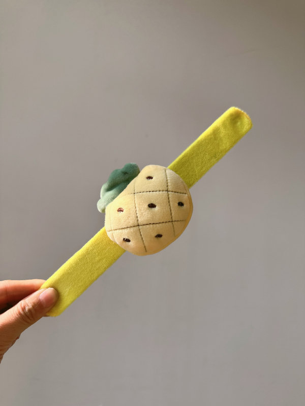 Pliušinė rankos apyrankė su karikatūrų personažais, unisex, dekoratyvinis aksesuaras gimtadieniams ir šventėms