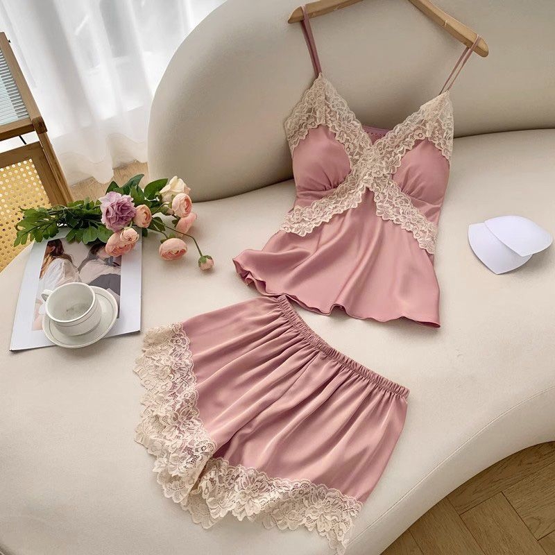 Seksi dvodijelni set: top bez rukava i kratke hlače od Ice Silk s umetkom za prsa