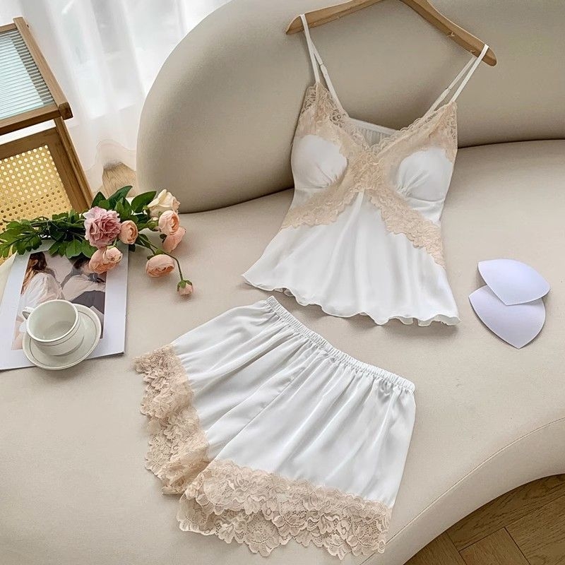 Seksi dvodijelni set: top bez rukava i kratke hlače od Ice Silk s umetkom za prsa