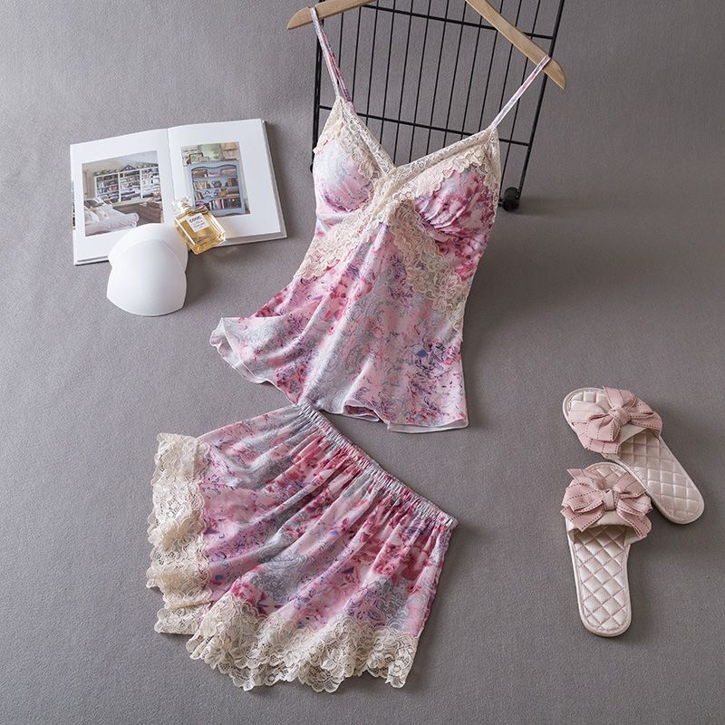 Seksi dvodijelni set: top bez rukava i kratke hlače od Ice Silk s umetkom za prsa
