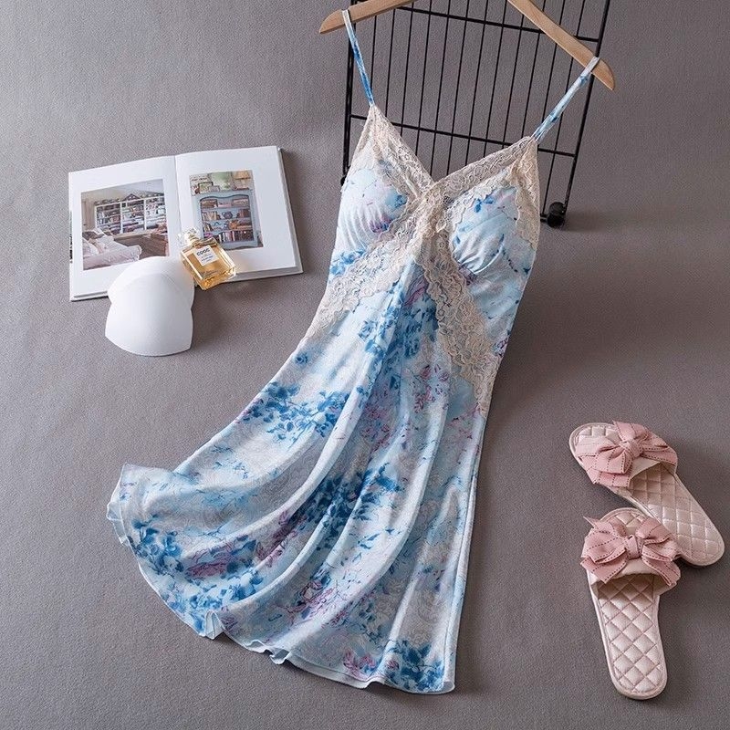 Seksi dvodijelni set: top bez rukava i kratke hlače od Ice Silk s umetkom za prsa