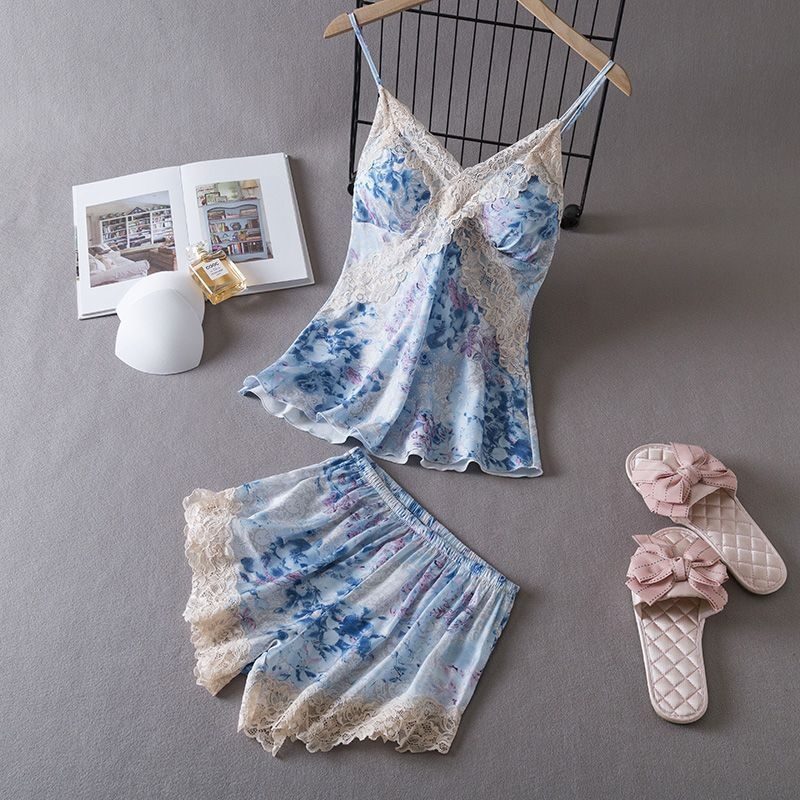 Seksi dvodijelni set: top bez rukava i kratke hlače od Ice Silk s umetkom za prsa