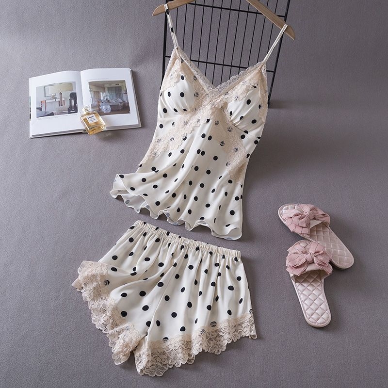 Seksi dvodijelni set: top bez rukava i kratke hlače od Ice Silk s umetkom za prsa