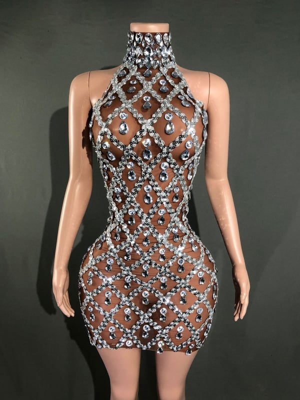 Korta vakarinė suknelė be rankovių su tinklinio audinio, aukštu kaklu ir spindinčiais kristalais (Audinys: Spandex; Lankstumas: >95%; Sezona: 2024 m. pavasaris)