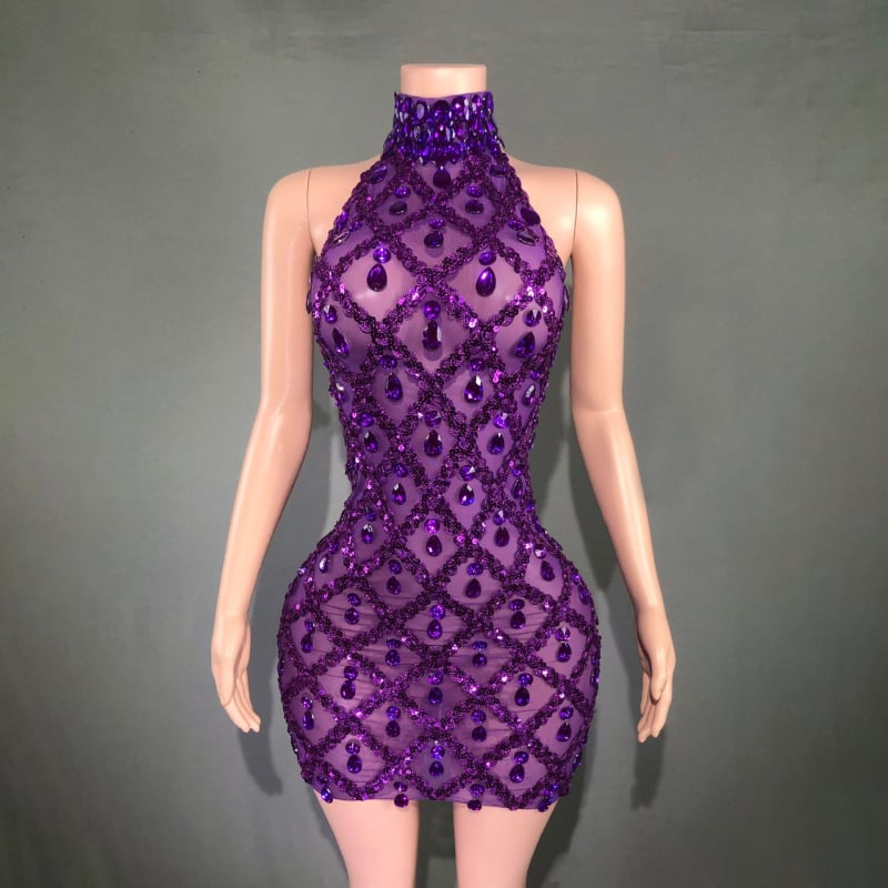 Korta vakarinė suknelė be rankovių su tinklinio audinio, aukštu kaklu ir spindinčiais kristalais (Audinys: Spandex; Lankstumas: >95%; Sezona: 2024 m. pavasaris)