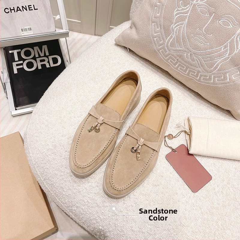 Moteriški loaferiai iš avių odos, vidinė įdėkla iš avies vilnos, gumos padas, apvali nosis, žemas kulnas 1–3 cm