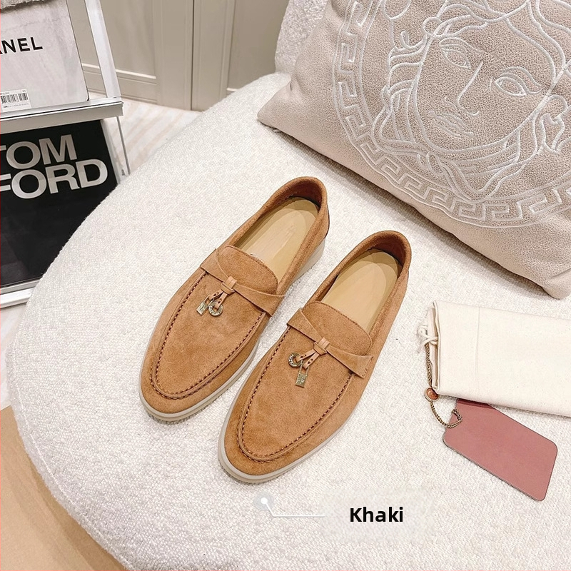 Moteriški loaferiai iš avių odos, vidinė įdėkla iš avies vilnos, gumos padas, apvali nosis, žemas kulnas 1–3 cm