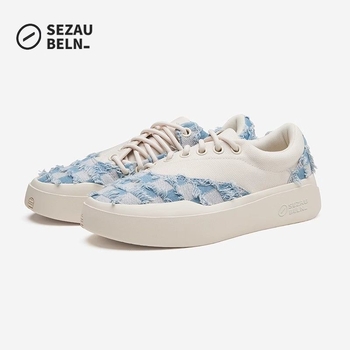 SEZAU-BELN sportiniai bateliai — apvali nosis, drobės viršus, žemas siluetas, klininis kulnas 3–5 cm, gumos padas