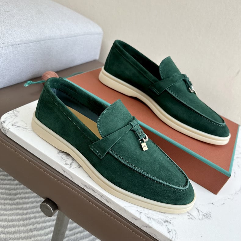 Unisex suede loaferiai, slip-on, apvali nosis, avies odos viršus, gumos padas