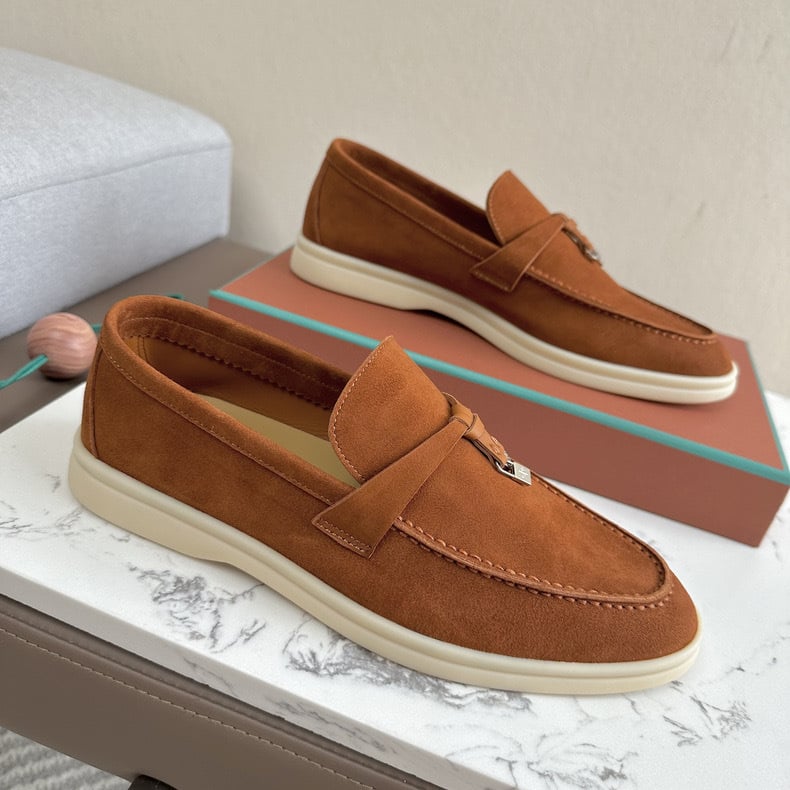 Unisex suede loaferiai, slip-on, apvali nosis, avies odos viršus, gumos padas