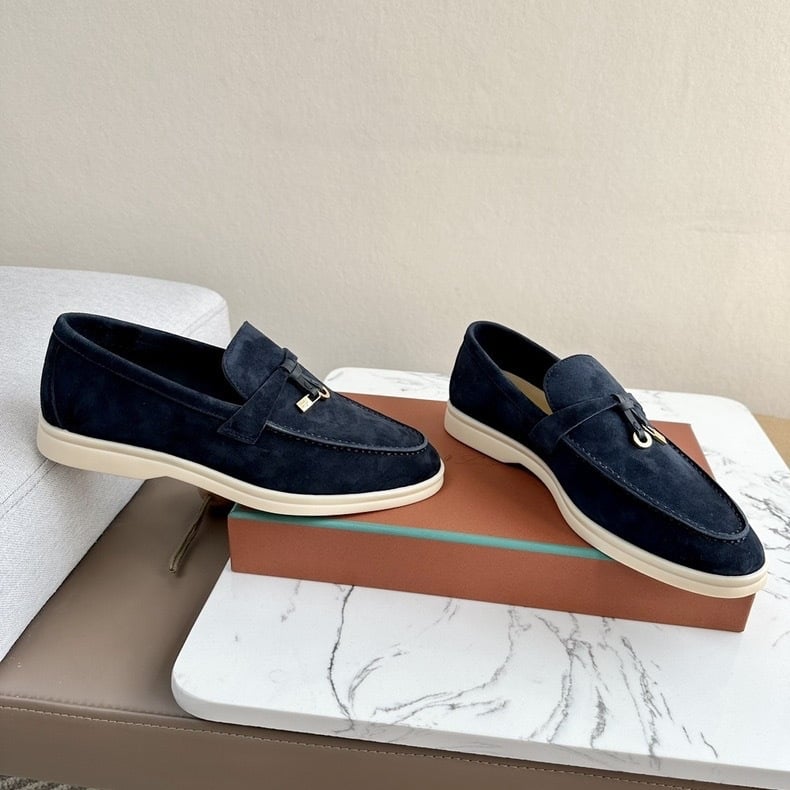 Unisex suede loaferiai, slip-on, apvali nosis, avies odos viršus, gumos padas