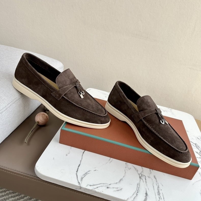 Unisex suede loaferiai, slip-on, apvali nosis, avies odos viršus, gumos padas