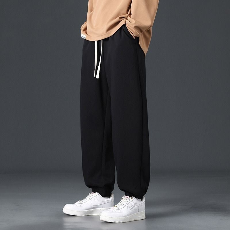 Vyrinės kelnės su fliso pamušalu, tiesus kirpimas, aukštas liemuo, tankus audinys, kvėpuojanti bambuko pluošto ir poliesterio mišinio