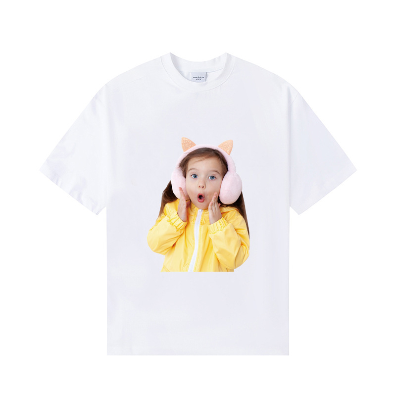 Korejiešu stila ikdienas kokvilnas T-krekls ar apļu kaklu, īsām piedurknēm, drukā ar burtiem un karikatūrām (Pavasaris–Vasara 2025, 95%+ kokvilna)