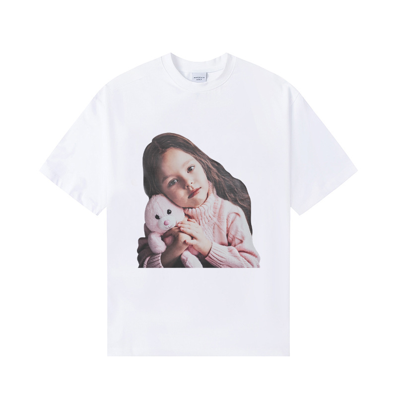 Korejiešu stila ikdienas kokvilnas T-krekls ar apļu kaklu, īsām piedurknēm, drukā ar burtiem un karikatūrām (Pavasaris–Vasara 2025, 95%+ kokvilna)