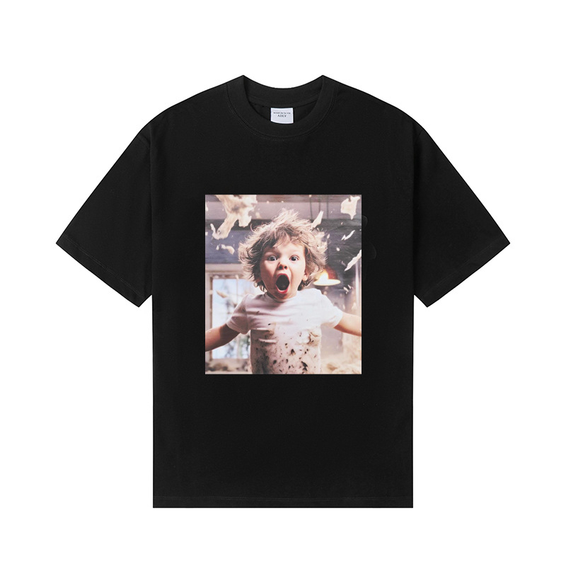 Korejiešu stila ikdienas kokvilnas T-krekls ar apļu kaklu, īsām piedurknēm, drukā ar burtiem un karikatūrām (Pavasaris–Vasara 2025, 95%+ kokvilna)