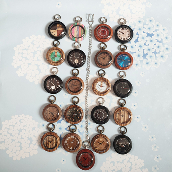 Medicinos kišeninis laikrodis – medinis retro dizainas slaugytojai/gydytojui, infuzijos įrašas, tylus veikimas (kvarcinis Miyota PC21 mechanizmas, 49 mm ciferblatas, medinis korpusas, metalinis dirželis, spiralinė krona)