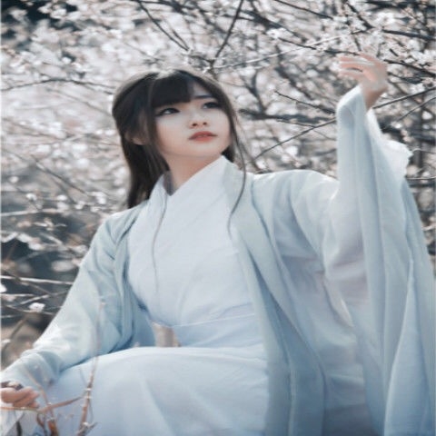 Γυναικείο φόρεμα Hanfu σε αρχαϊκό στυλ Wei/Jin, ρέον σχέδιο με φαρδιά μανίκια, φούστα μέχρι τη μέση, πολυεστέρας 90–95%, Άνοιξη 2024