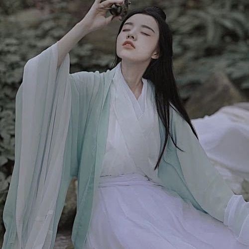 Γυναικείο φόρεμα Hanfu σε αρχαϊκό στυλ Wei/Jin, ρέον σχέδιο με φαρδιά μανίκια, φούστα μέχρι τη μέση, πολυεστέρας 90–95%, Άνοιξη 2024