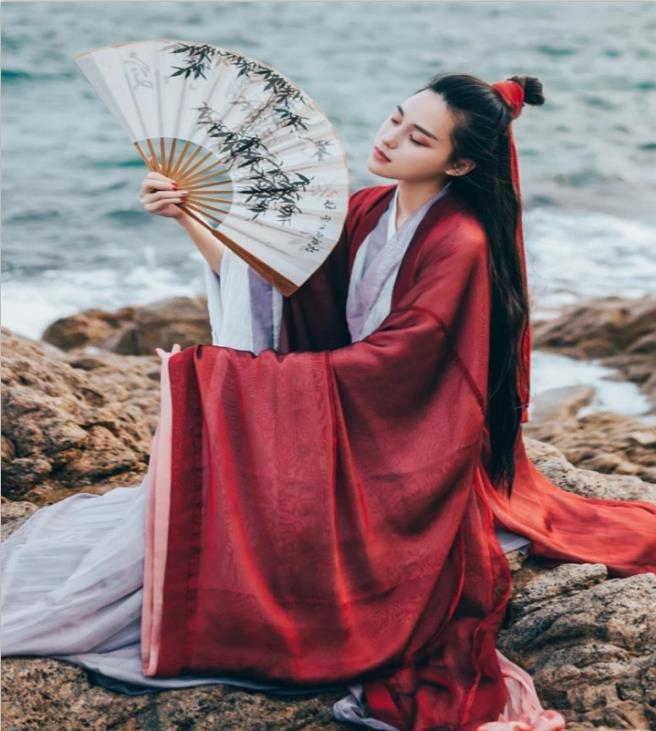 Γυναικείο φόρεμα Hanfu σε αρχαϊκό στυλ Wei/Jin, ρέον σχέδιο με φαρδιά μανίκια, φούστα μέχρι τη μέση, πολυεστέρας 90–95%, Άνοιξη 2024