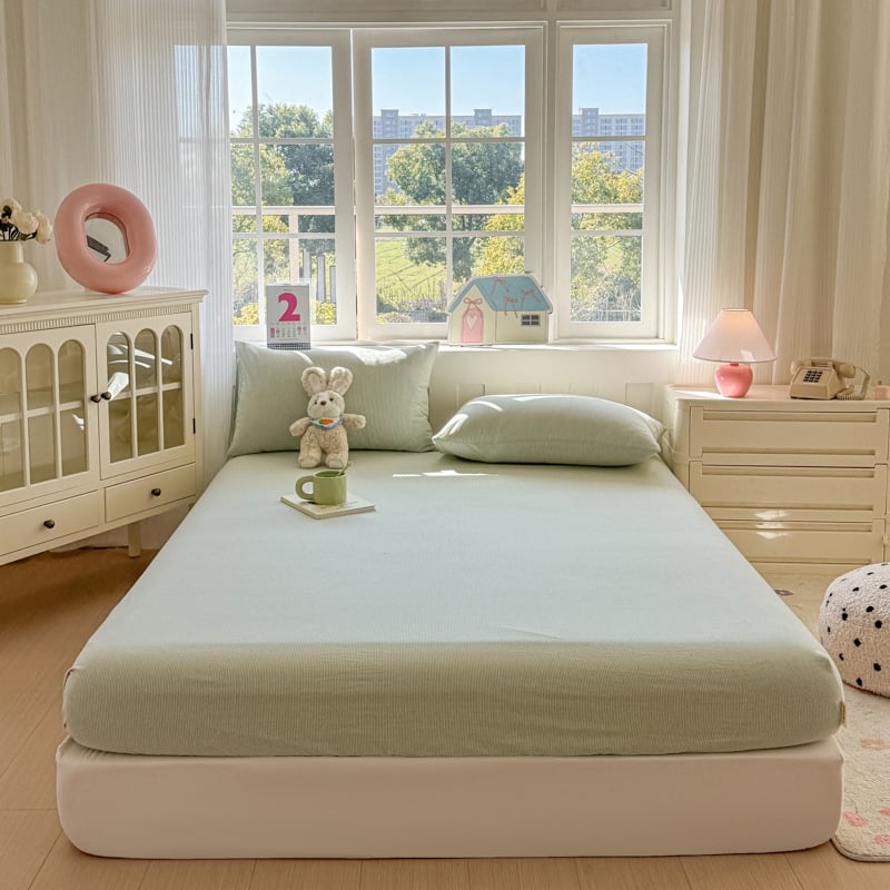 Gumis lepedő, 100% pamut, quiltált, fonallal festett