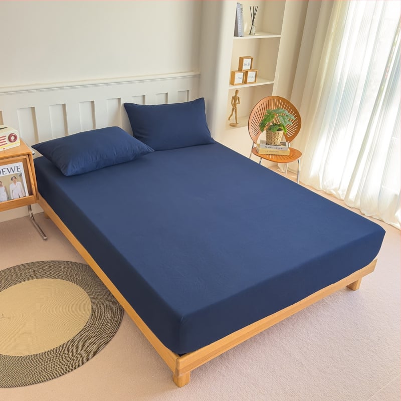 Poliészterből készült elasztikus ágyneműhuzat, kefés felülettel, reaktív színezéssel, 300–500 g/m², egész éves használatra