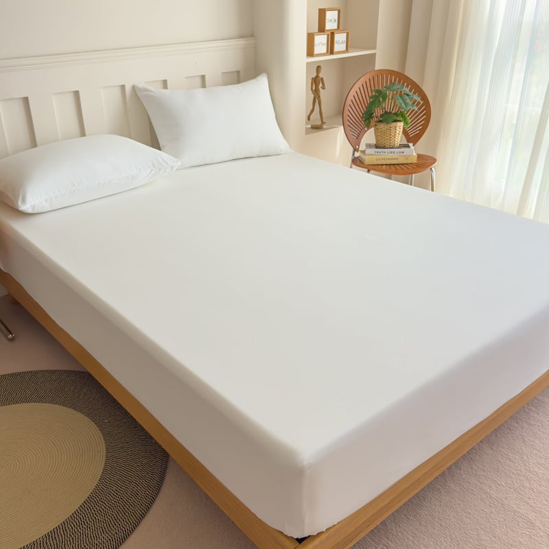 Poliészterből készült elasztikus ágyneműhuzat, kefés felülettel, reaktív színezéssel, 300–500 g/m², egész éves használatra