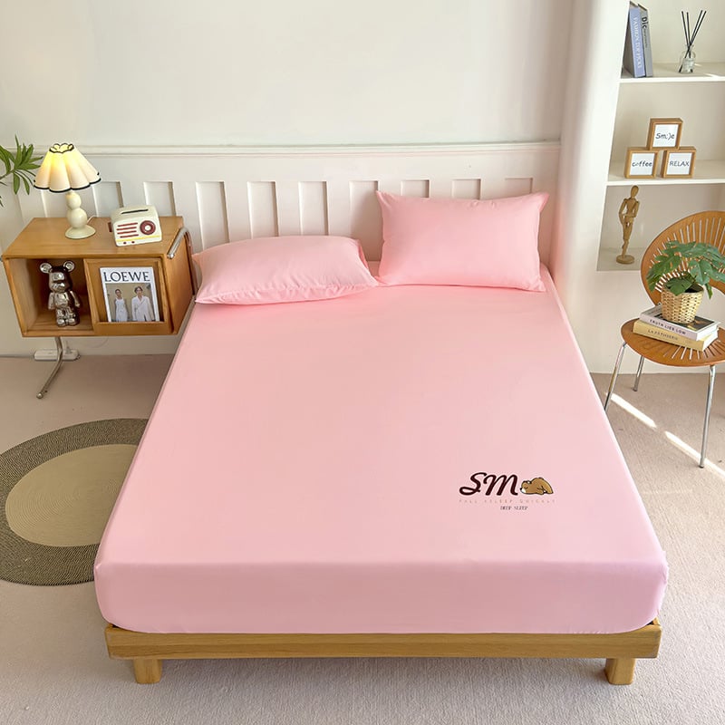 Poliészterből készült elasztikus ágyneműhuzat, kefés felülettel, reaktív színezéssel, 300–500 g/m², egész éves használatra