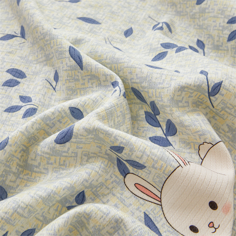 Gumis lepedő – 100% tiszta pamut, twill szövés, reaktív nyomtatás, minta: növények és virágok, tömege 300–500 g