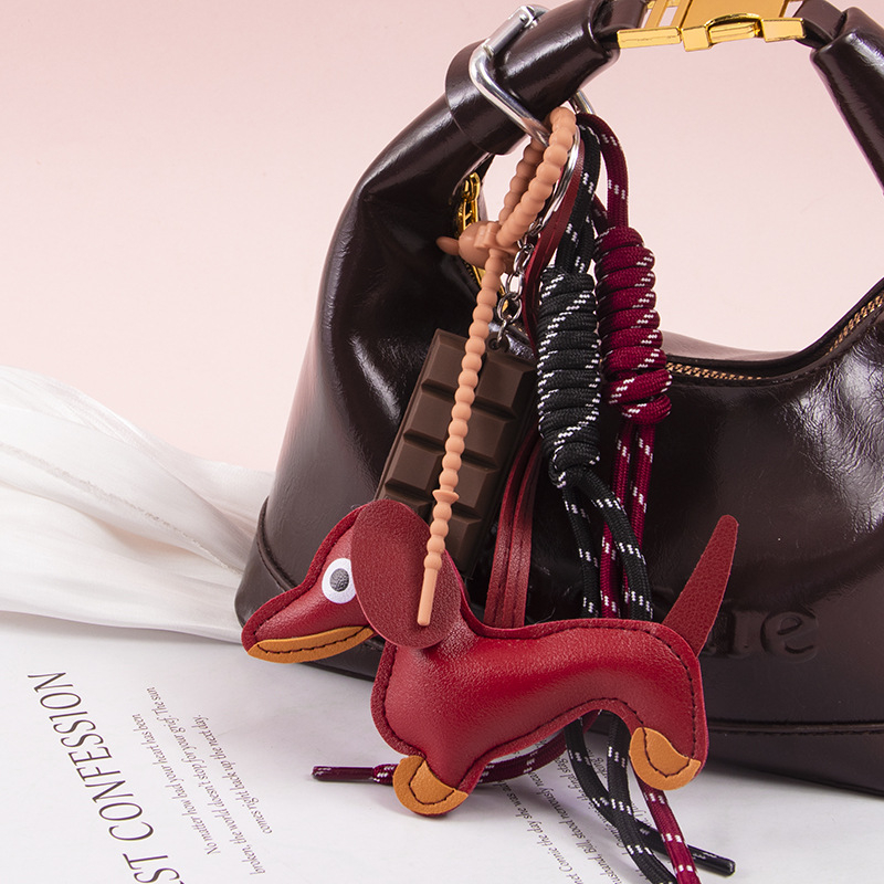 Blessed Jewelry PU odinis pakabukas maišui su pintu virve, taksų motyvas, madingas kelionės priedas