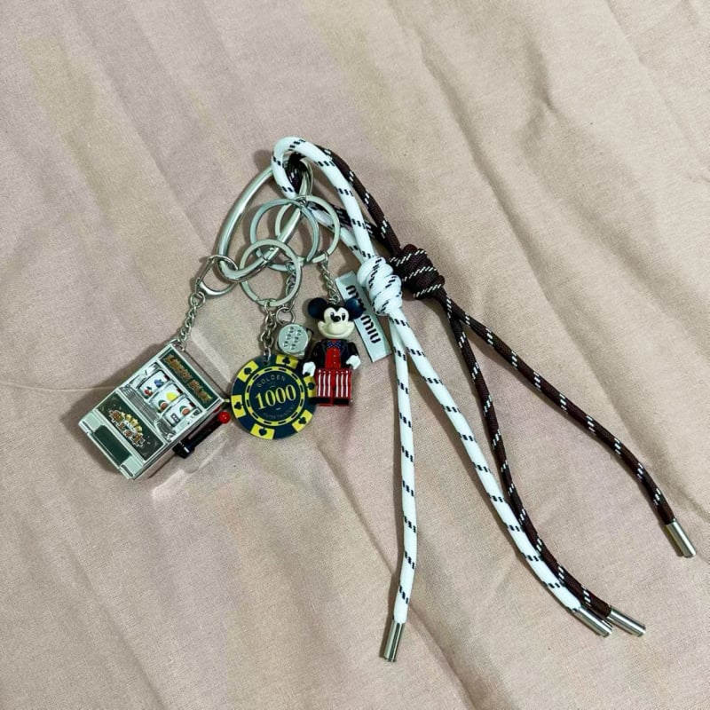 BAOLI võtmehoidja, metall, kaasaegse kunsti stiil, individuaalselt pakendatud